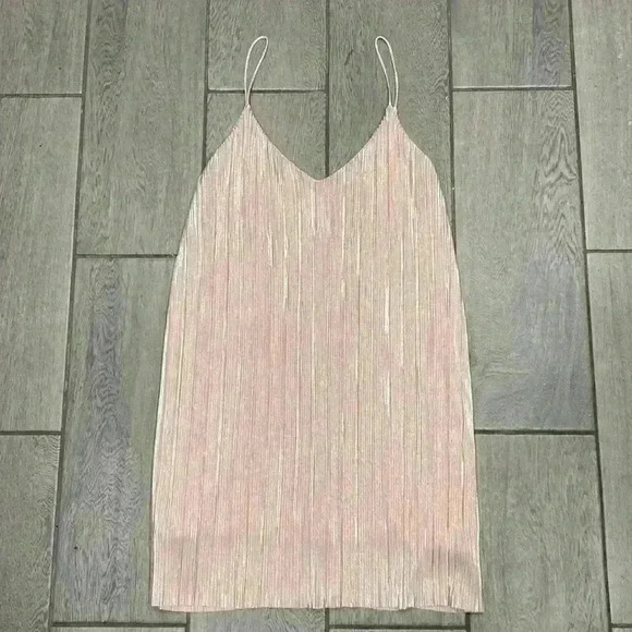Boutique Blush Rose Metallic Pleated Mini Dress Size medium - Picture 2 of 4